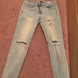 Light wash ripped skinny jeans